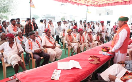 बीकानेर लोकसभा सीट से भाजपा प्रत्याशी अर्जुनराम मेघवाल गांवों में पहुंचे , मतदान की अपील की
