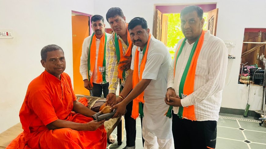गुरु पूर्णिमा पर भाजपा ने संतों को किया नमन, मुख्यमंत्री और प्रदेश अध्यक्ष का संदेश सौंपा