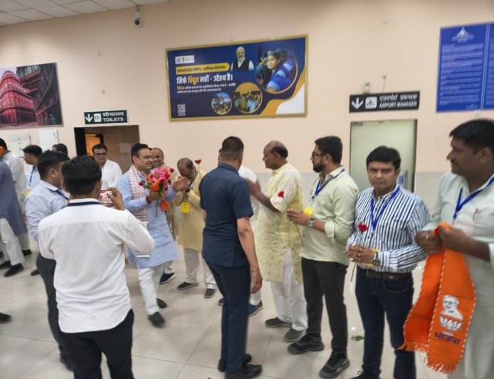 मुख्यमंत्री भजनलाल शर्मा पहुंचे बीकानेर, नाल एयरपोर्ट पर हुआ भव्य स्वागत