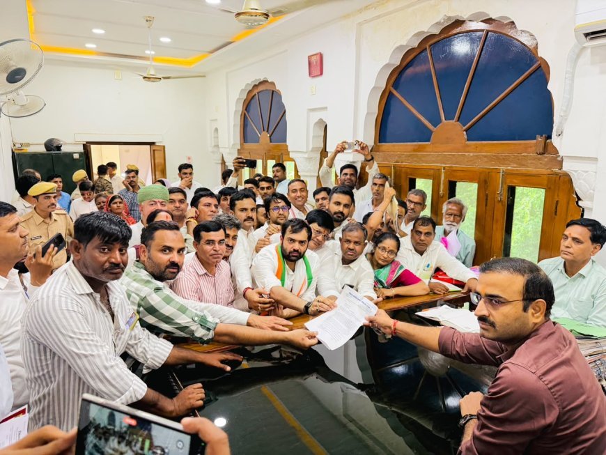 बीकानेर में कांग्रेस का कलेक्ट्रेट तक मार्च, राष्ट्रपति के नाम ज्ञापन सौंपा